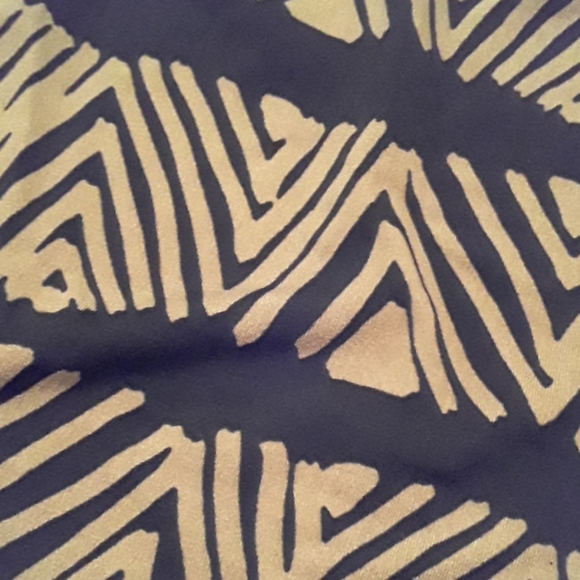 Liz Lange for Target XS Maternity Top - Picture 5 of 8